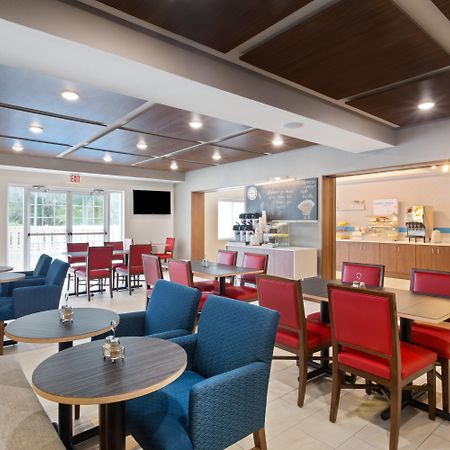 Holiday Inn Express & Suites Tavares By Ihg Exteriör bild
