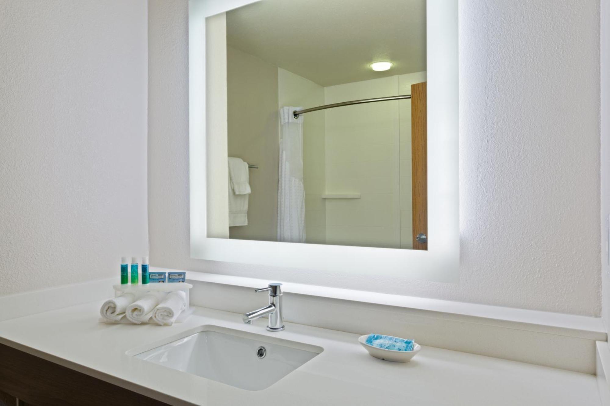Holiday Inn Express & Suites Tavares By Ihg Exteriör bild